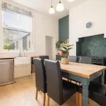 Victorian Retreat, Sleeps 8, Dog Friendly Saltburn-by-the-Sea