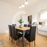 Victorian Retreat, Sleeps 8, Dog Friendly Holiday home Saltburn-by-the-Sea