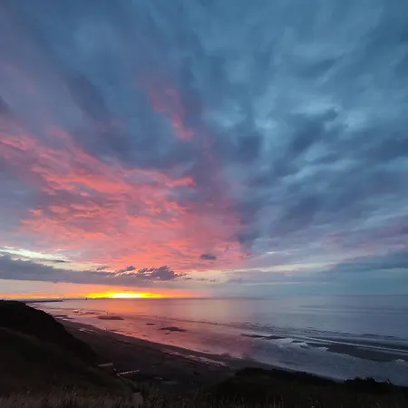 Victorian Retreat, Sleeps 8, Dog Friendly Saltburn-by-the-Sea