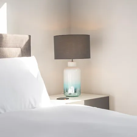 Semesterbostad Victorian Retreat, Sleeps 8, Dog Friendly